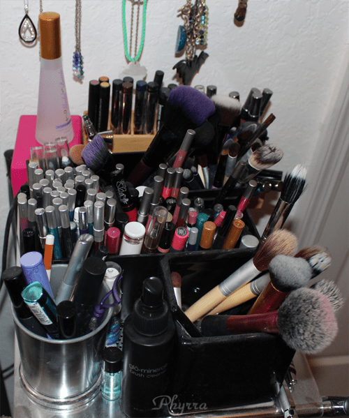 Ways to Store Makeup Brushes, Eyeliners, Lip Pencils, Mascaras