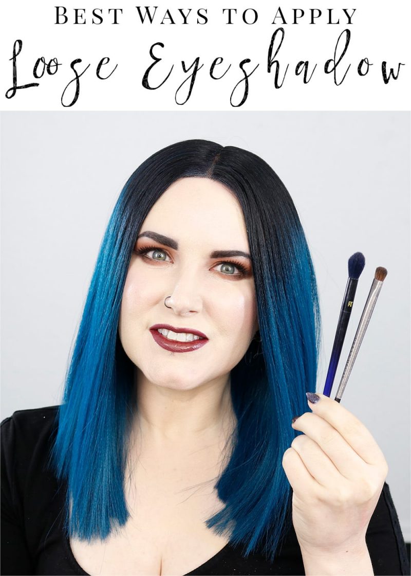 Best Ways to Apply Loose Eyeshadow - I know that many of you are intimidated by loose eyeshadow because you feel like it's a mess to apply. So today I'm going to tell you the best ways to apply loose eyeshadow, plus other tips and tricks so that you can feel more confident when you use it.
