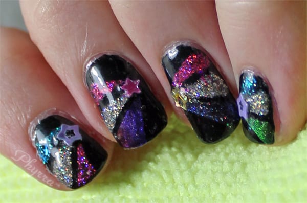New Years Eve Star Nails via @Phyrra