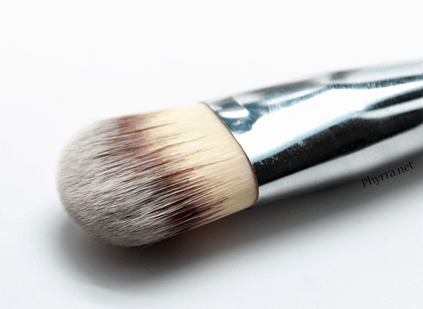 It Cosmetics Heavenly Luxe Plush Paddle Foundation Brush