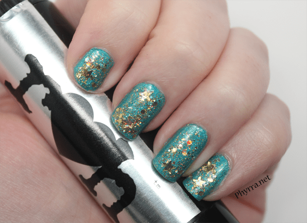Cirque Cerillos topped with Girly Bits #Blingernails by @phyrra