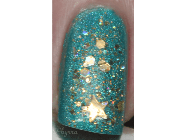 Cirque Cerillos topped with Girly Bits #Blingernails by @phyrra