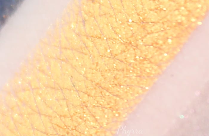 Fyrinnae Luxury swatch