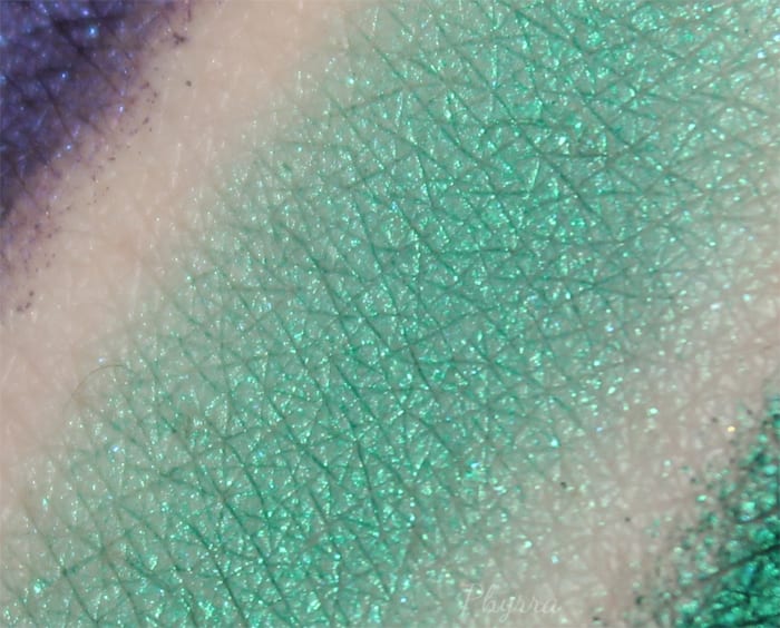 Kat Von D Metal Crush Eyeshadow in Iggy Swatch