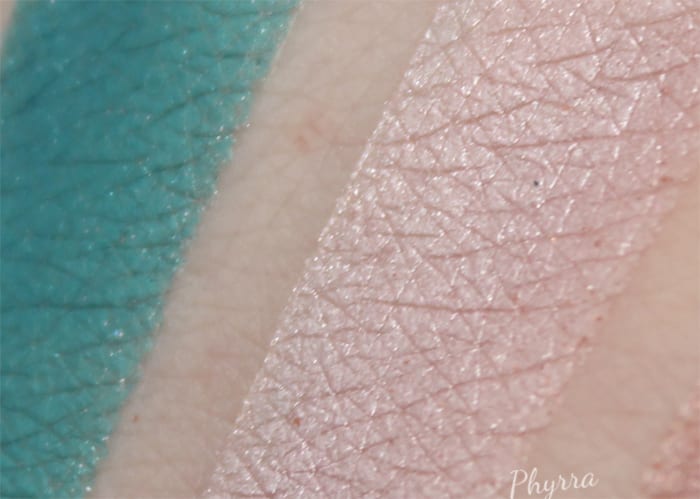 Urban Decay Flatline swatch