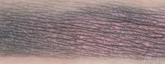 Femme Fatale Close Encounter swatch