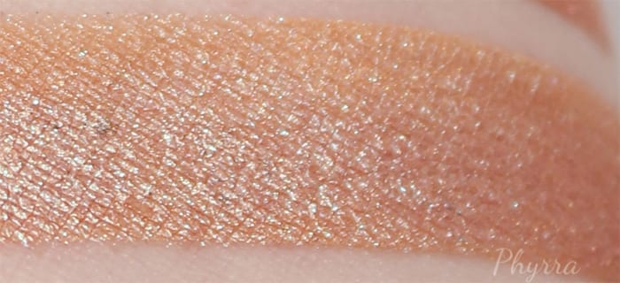 Femme Fatale Lightwell swatch