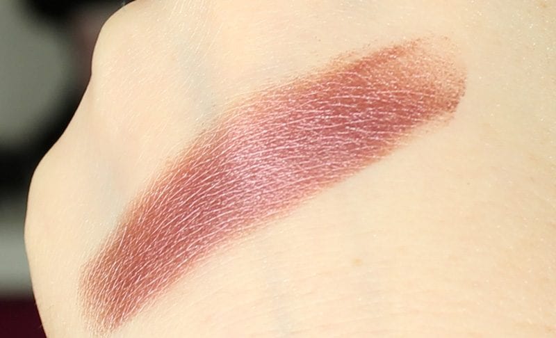 Makeup Geek Foiled Pigment in Enchanted swatch