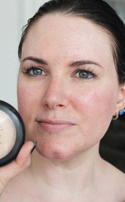 MAC Mineralize Skinfinish Natural in Light swatch