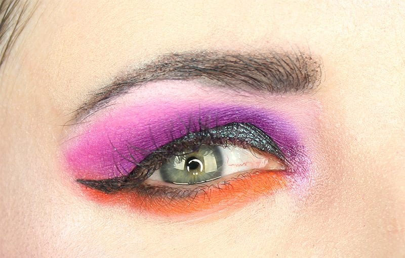 Wearing the Viseart Bright Editorial palette with the Urban Decay Moondust palette