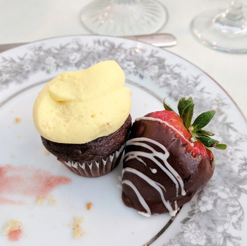 Mini Cupcake and Chocolate Dipped Strawberry