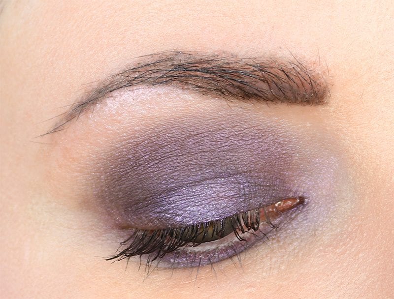 How To Apply Loose Mineral Eyeshadow