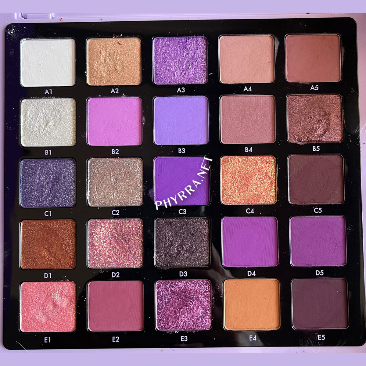 Inside the ABH Norvina 5 Purple Pro Pigment Palette