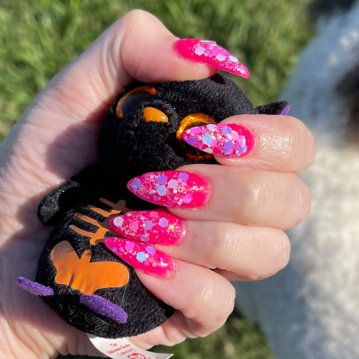 Neon Pink Mani for Spring and Summer 2022