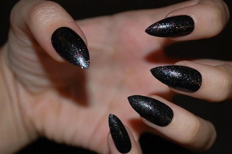 33 Black Glitter Nails Designs That Are More Glam Than Goth