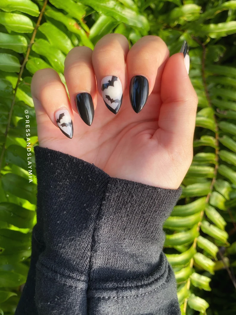 Gothic black stiletto nails | Gothic nails, Stiletto nails, Stiletto nails  designs