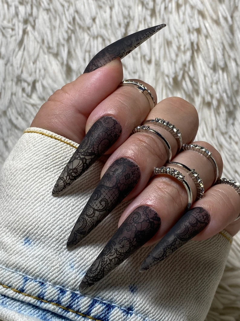 Black Nail Designs – Classy and Edgy Soft Goth Aesthetic