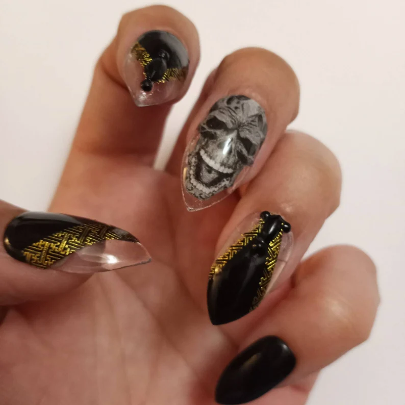 Black and Gold Skull Mani