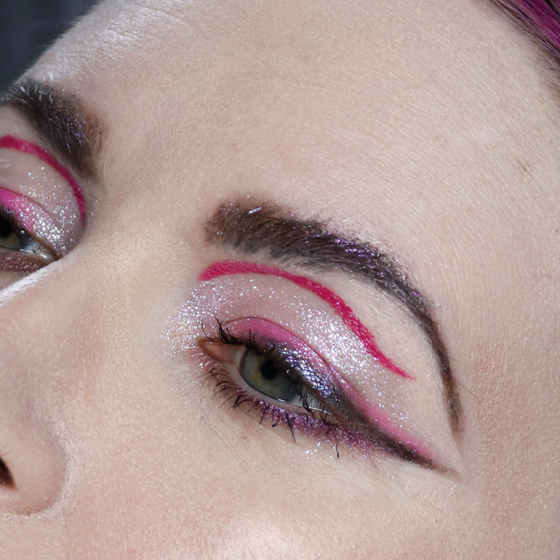 Graphic Liner Is Taking Over Our Feeds, So Here's How To Achieve