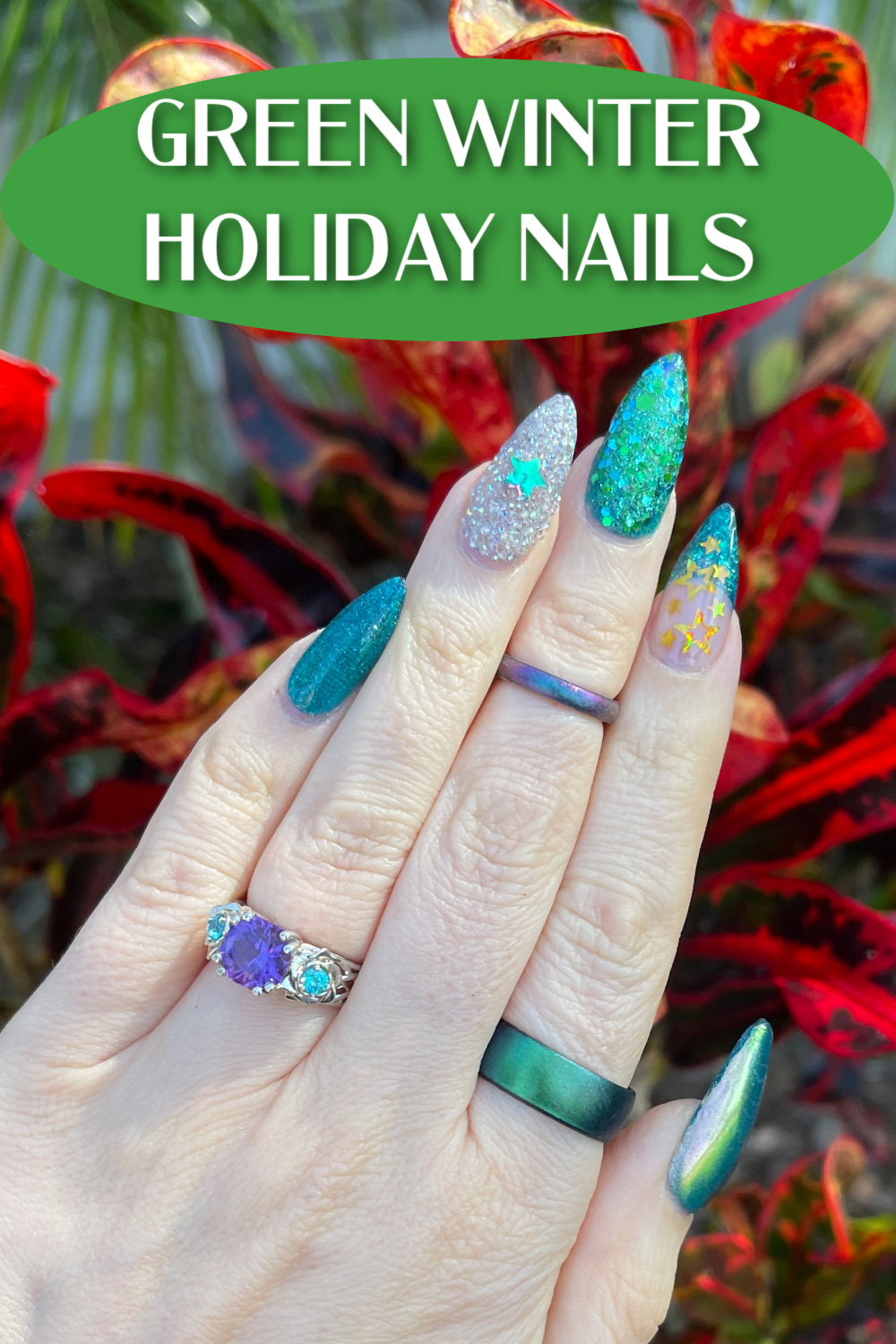 Green Winter Holiday Nails – Tự Làm Móng Tại Nhà