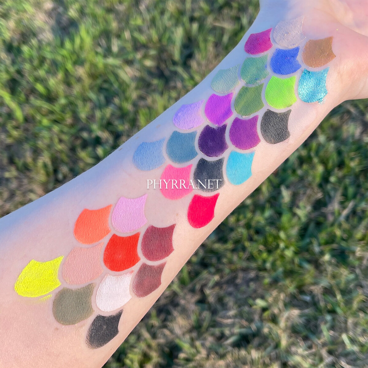 Blend Bunny Surge Palette swatches on fair skin in direct sun