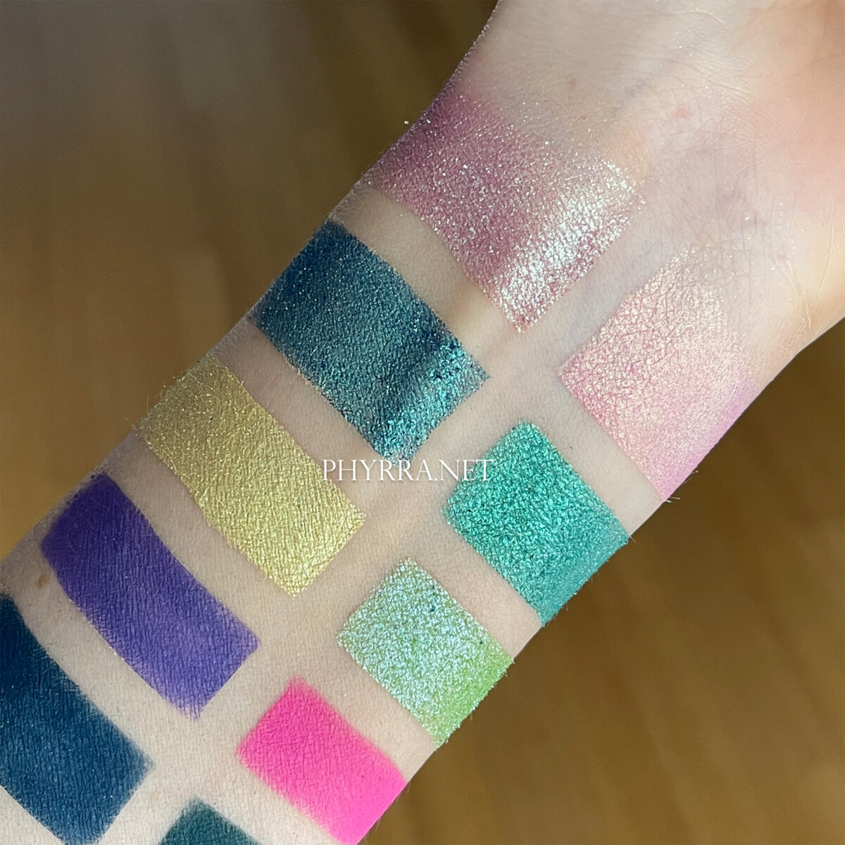 Duochrome and Multichrome eyeshadow swatches