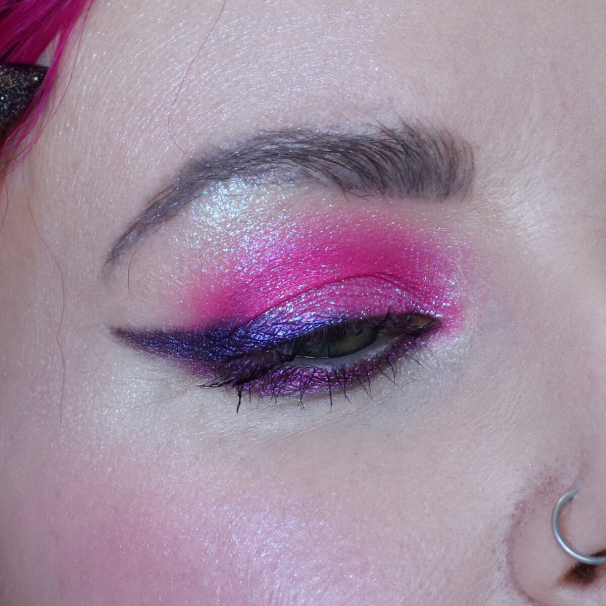 Neon Pink and Purple Multichrome Makeup