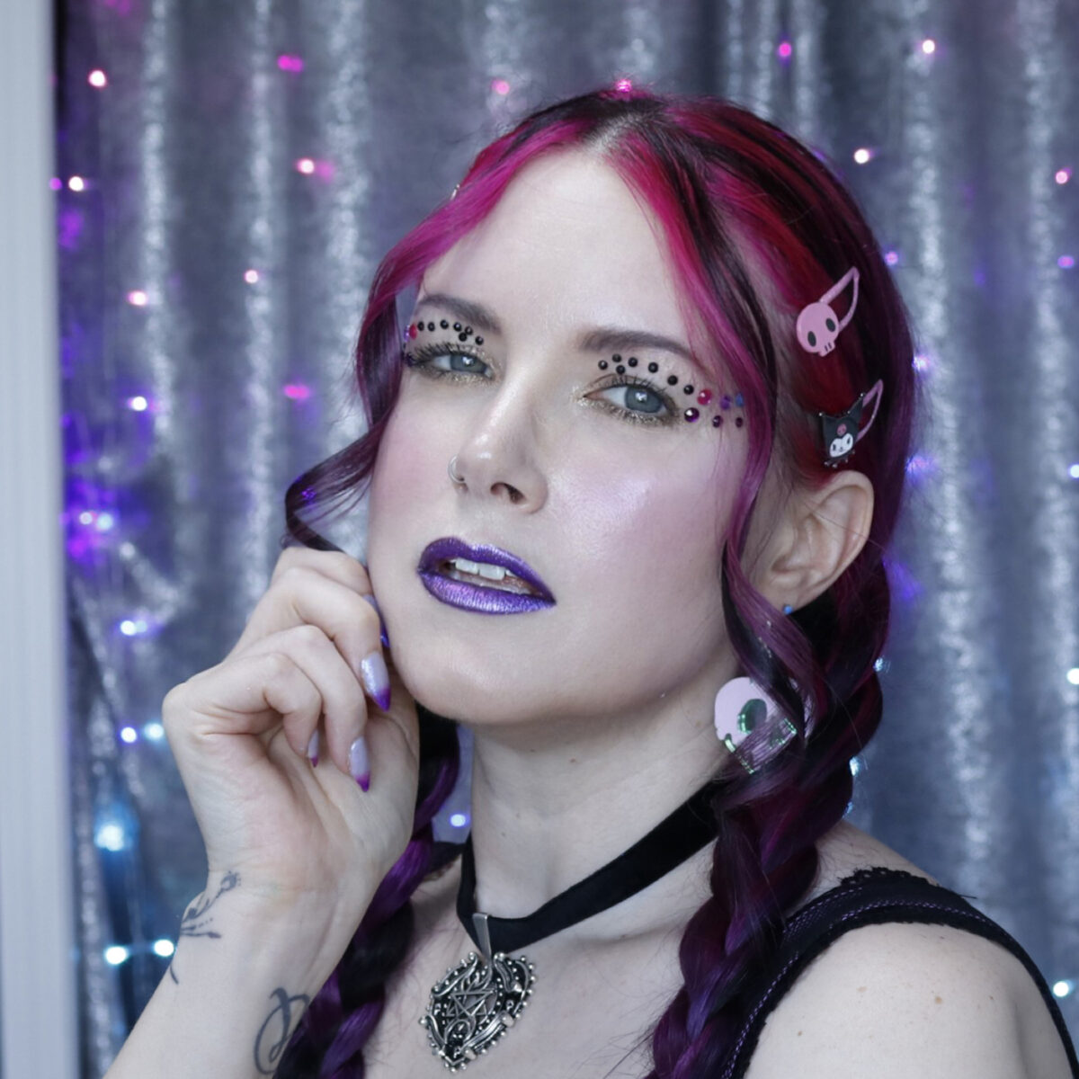 Purple monochromatic makeup