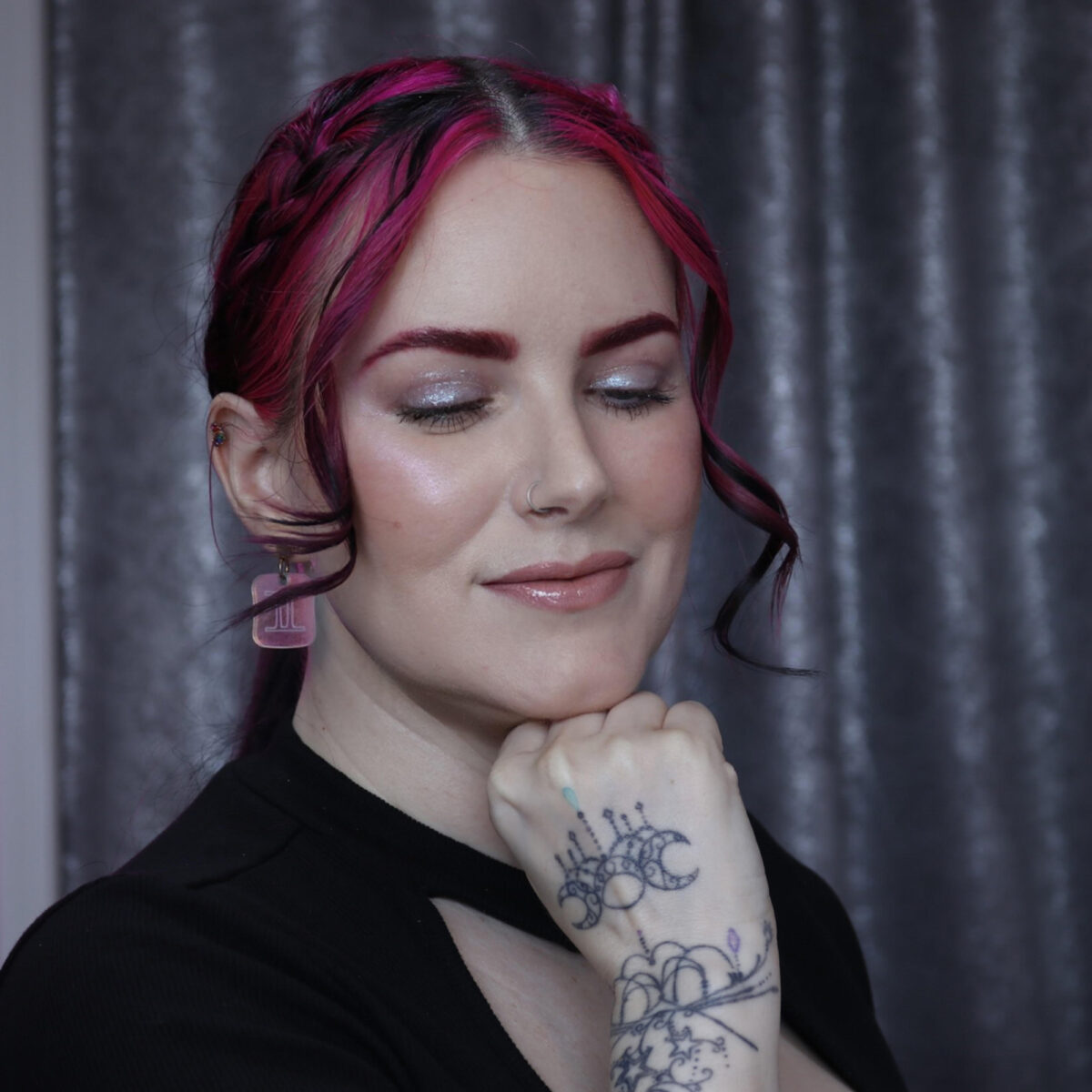Cordelia is wearing LA Girl Instant Finish Multi-Use Tinted Primer in Light