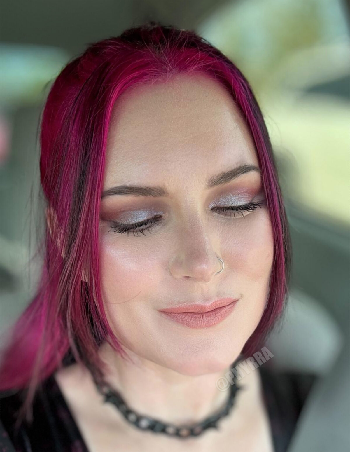 Subtle Multichrome Makeup Look