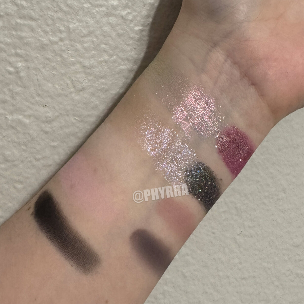 Bellabeautebar Morally Grey Swatches in Artificial Light Indoors