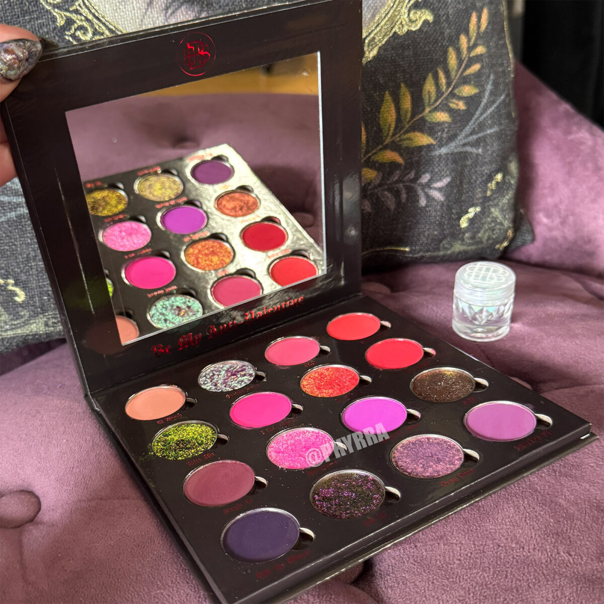 Inside the Dead Roses Palette by Bellabeautebar