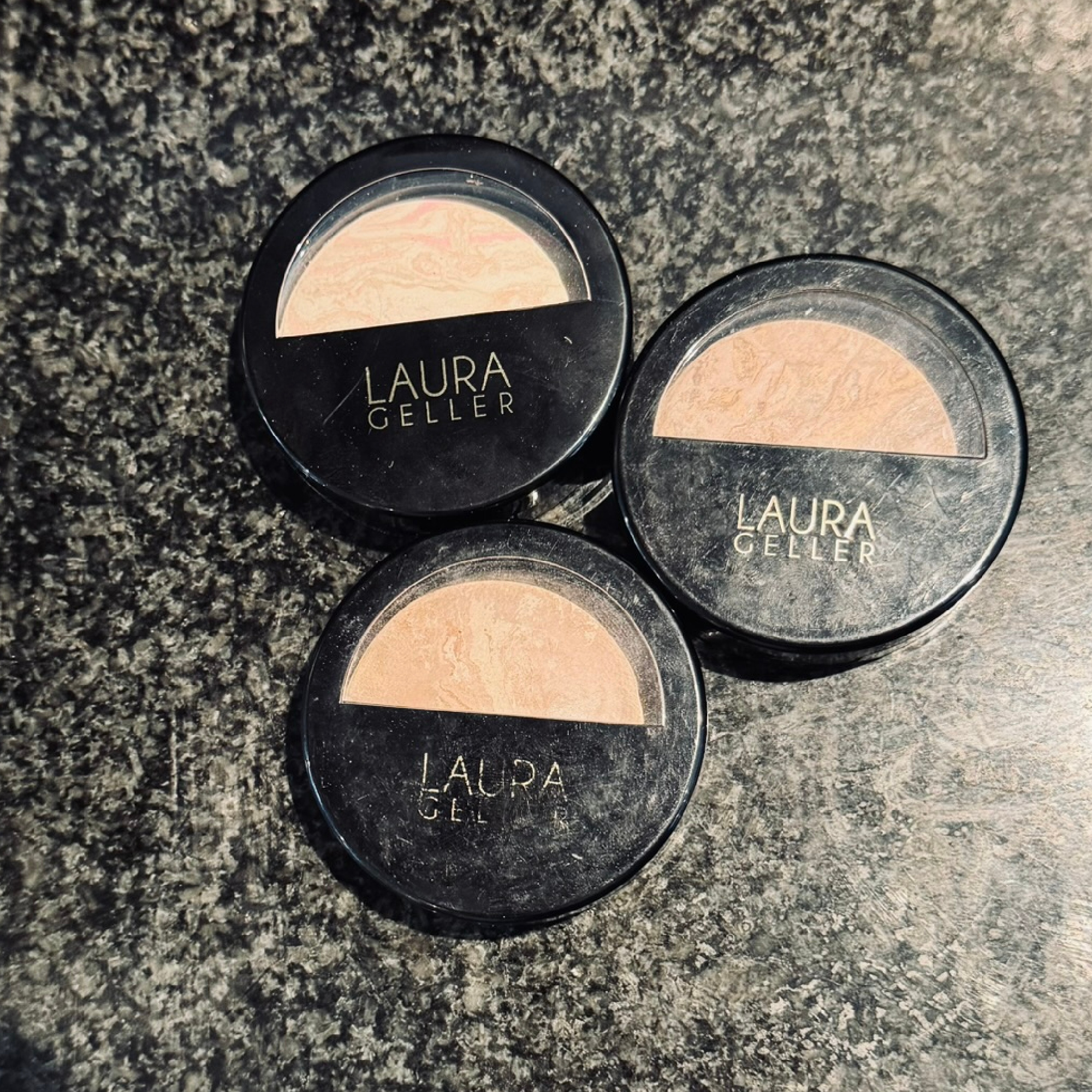 Laura Geller Baked Balance-n-Brighten Foundation Review